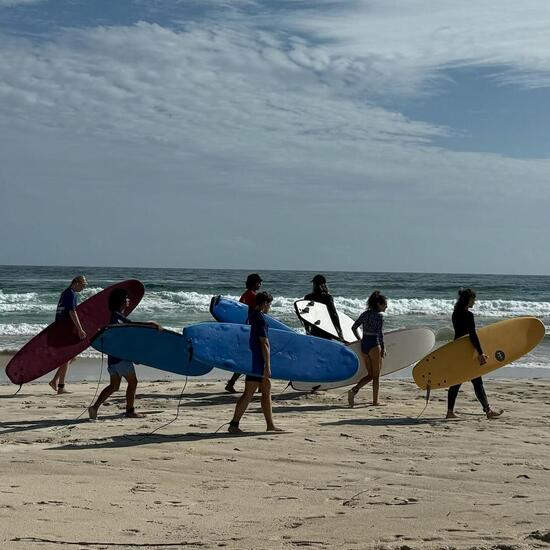 Surfen lernen an der Gold Coast: Ein Abenteuer für Studierende der Southern Cross University